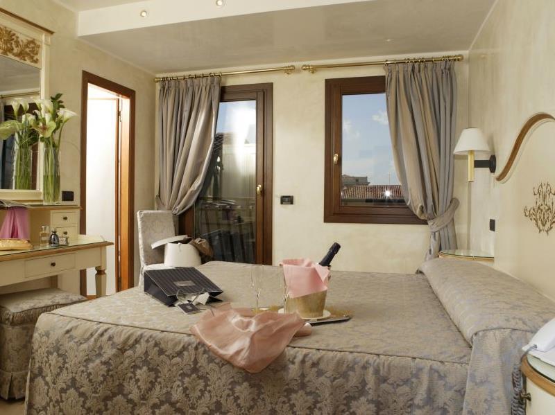 Superior Twin Room BB Not Ref, - Free WiFi access - Breakfast included