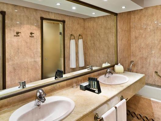 Premium Room with Breakfast - Free WiFi access - Breakfast included