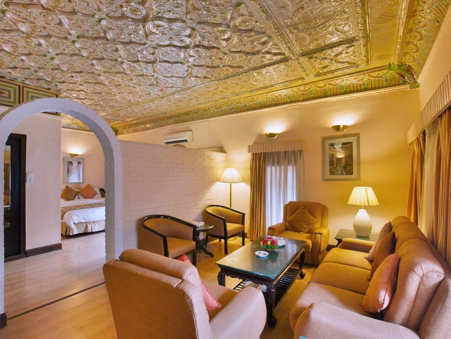 Deluxe Suite with Airport Transfer