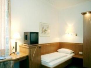 Single Room - Free WiFi access