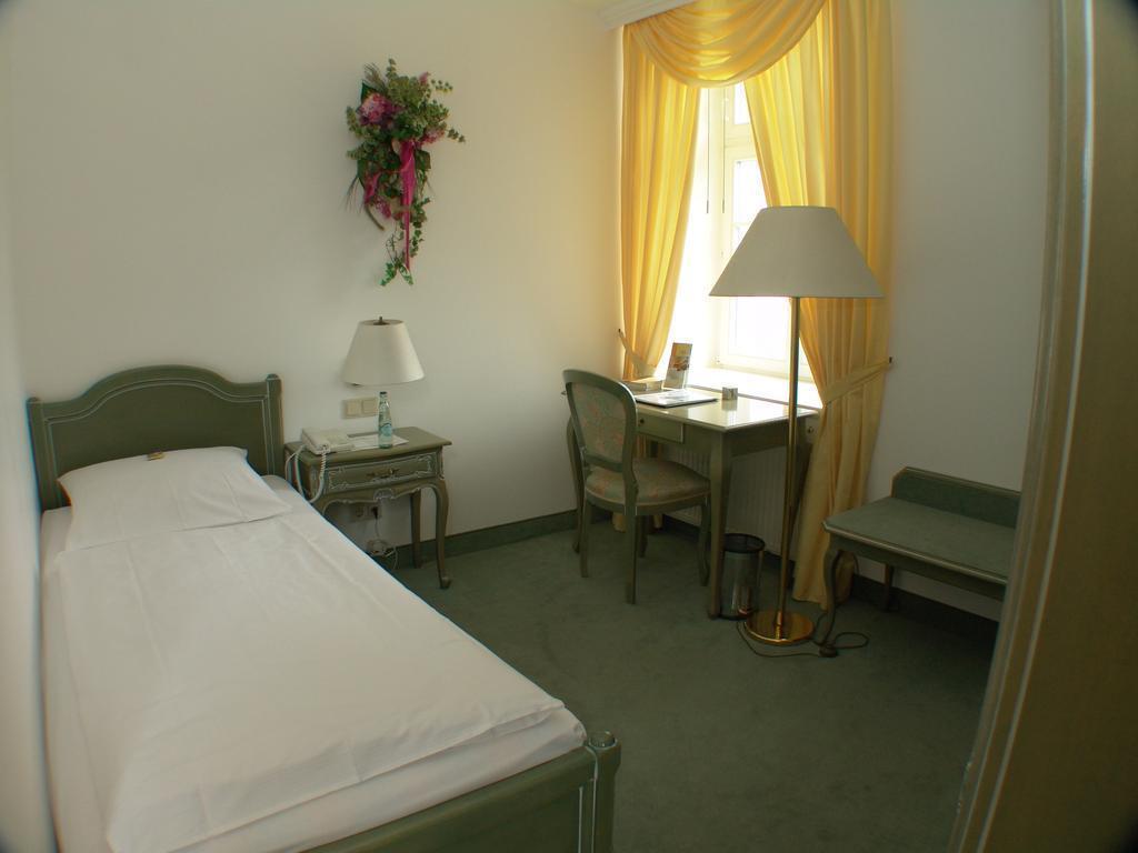 Standard Single Room - Breakfast included