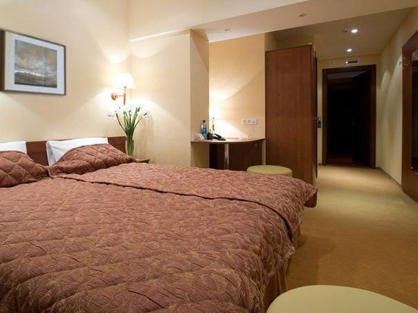 Standard Double or Twin Room - Free WiFi access - Breakfast included