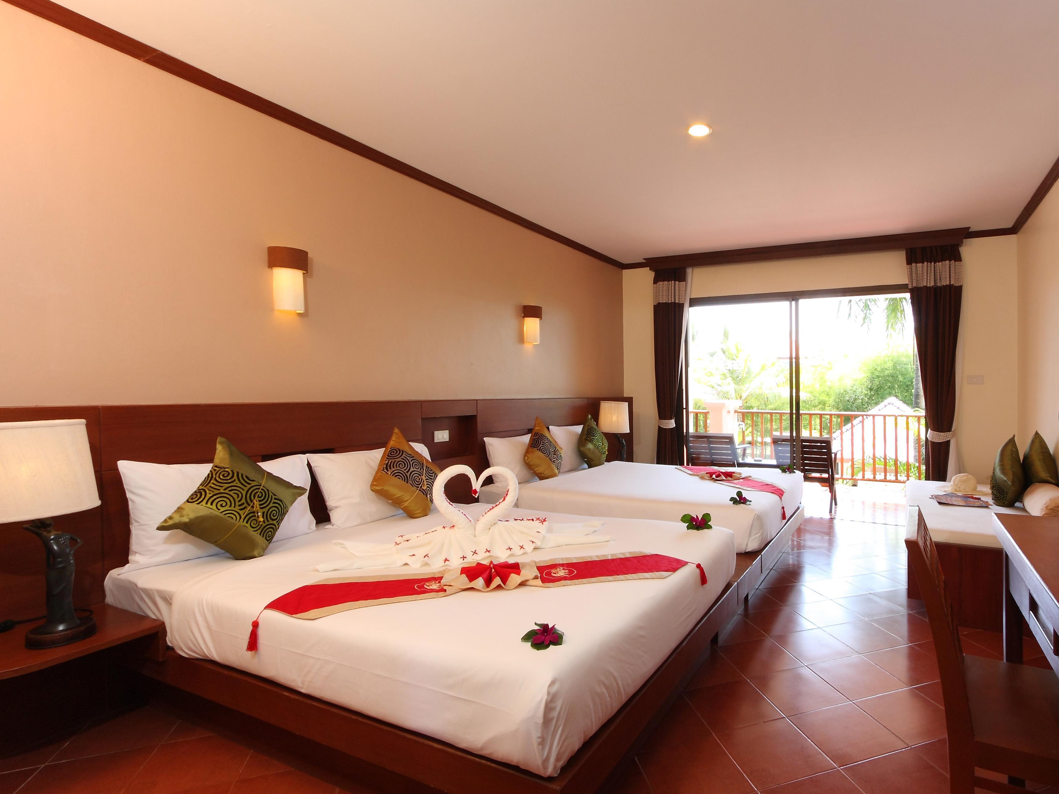 Deluxe Pool View With Breakfast - Free WiFi access - Breakfast included