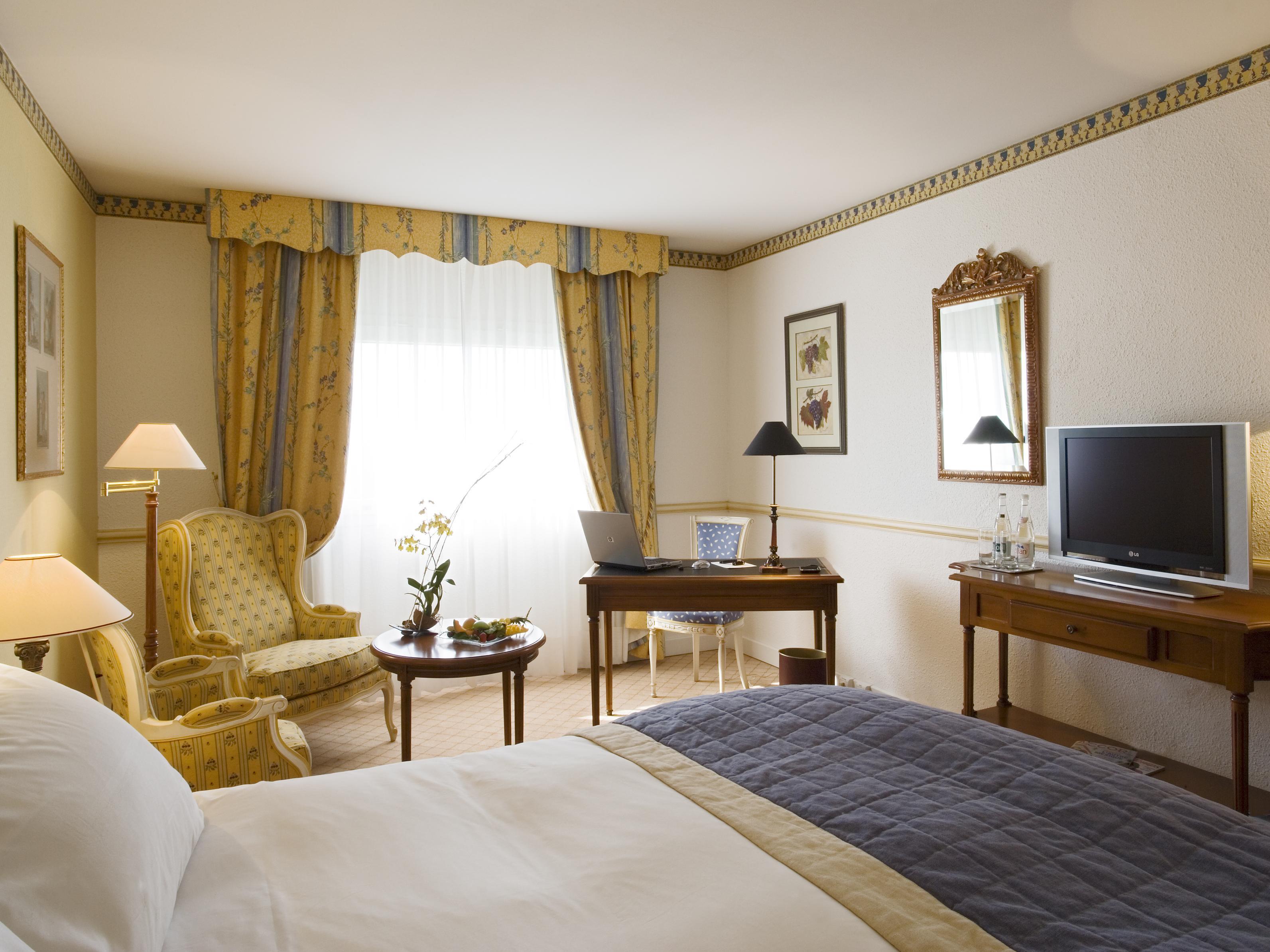 Classic Room Queen bed Best Unrestricted Rate - Free WiFi access