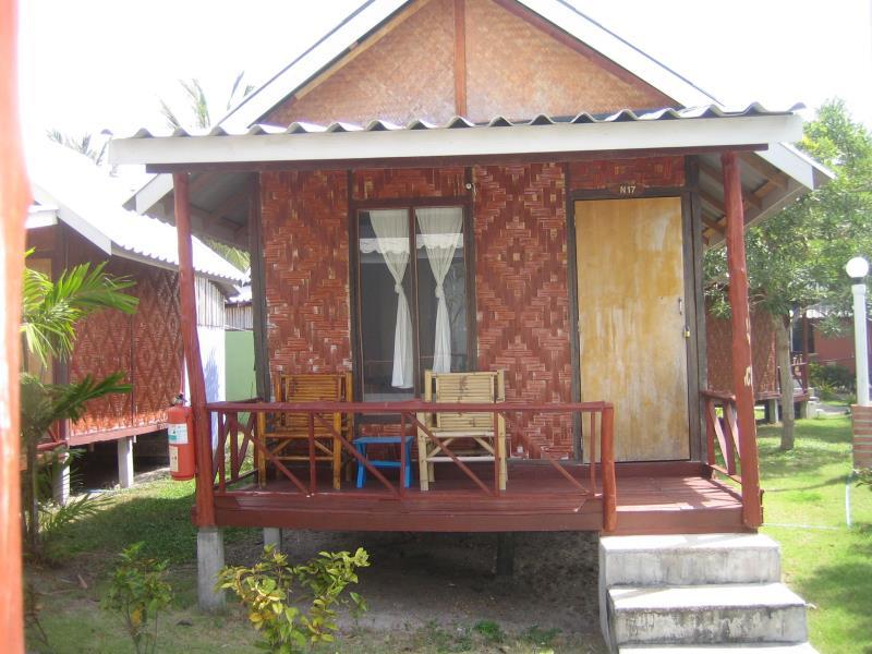 Standard Wooden Fan (Room Only) - Free WiFi access