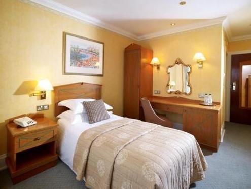 Single Room - Breakfast included