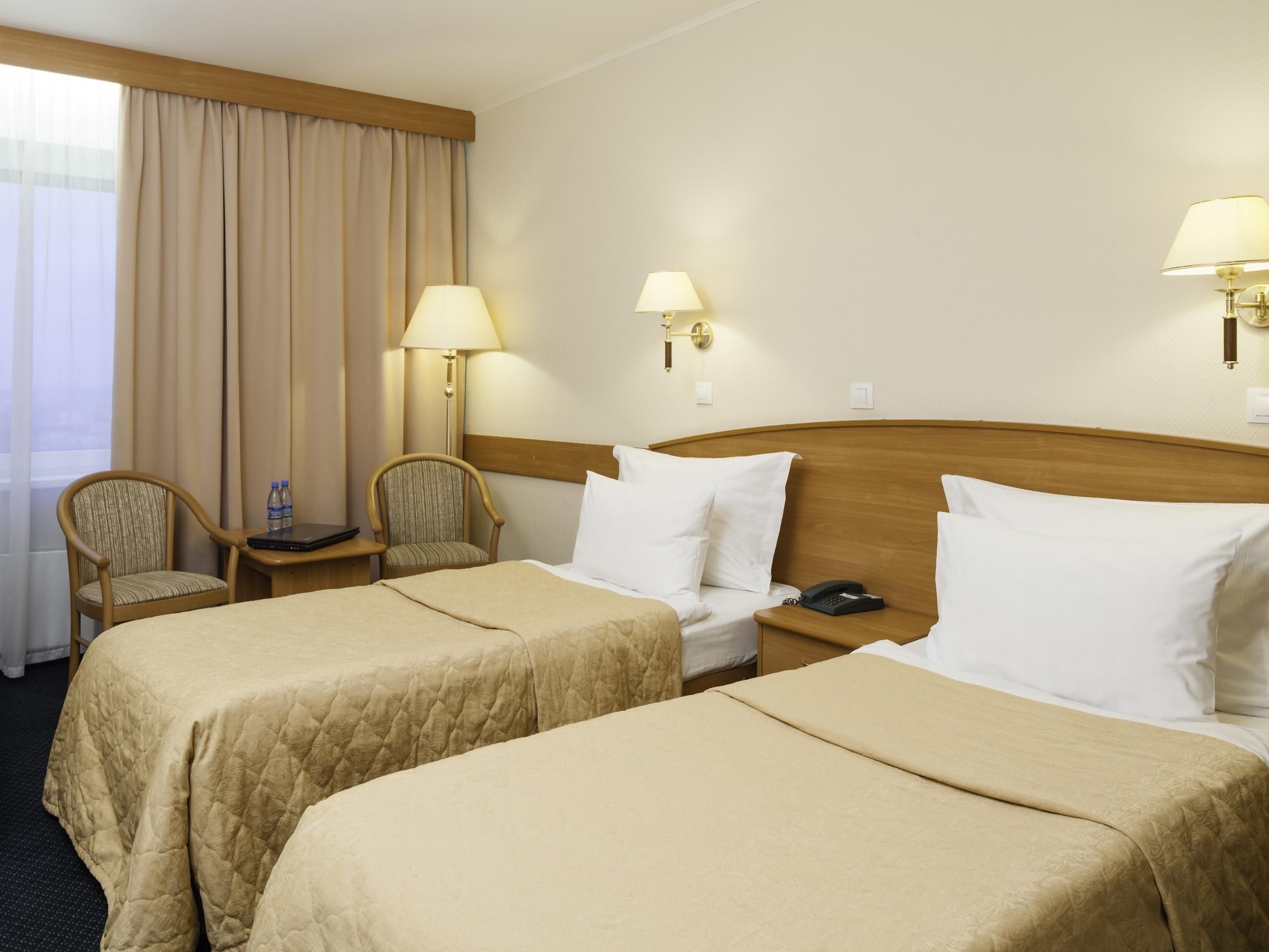 Standard Twin Room - Free WiFi access - Breakfast included