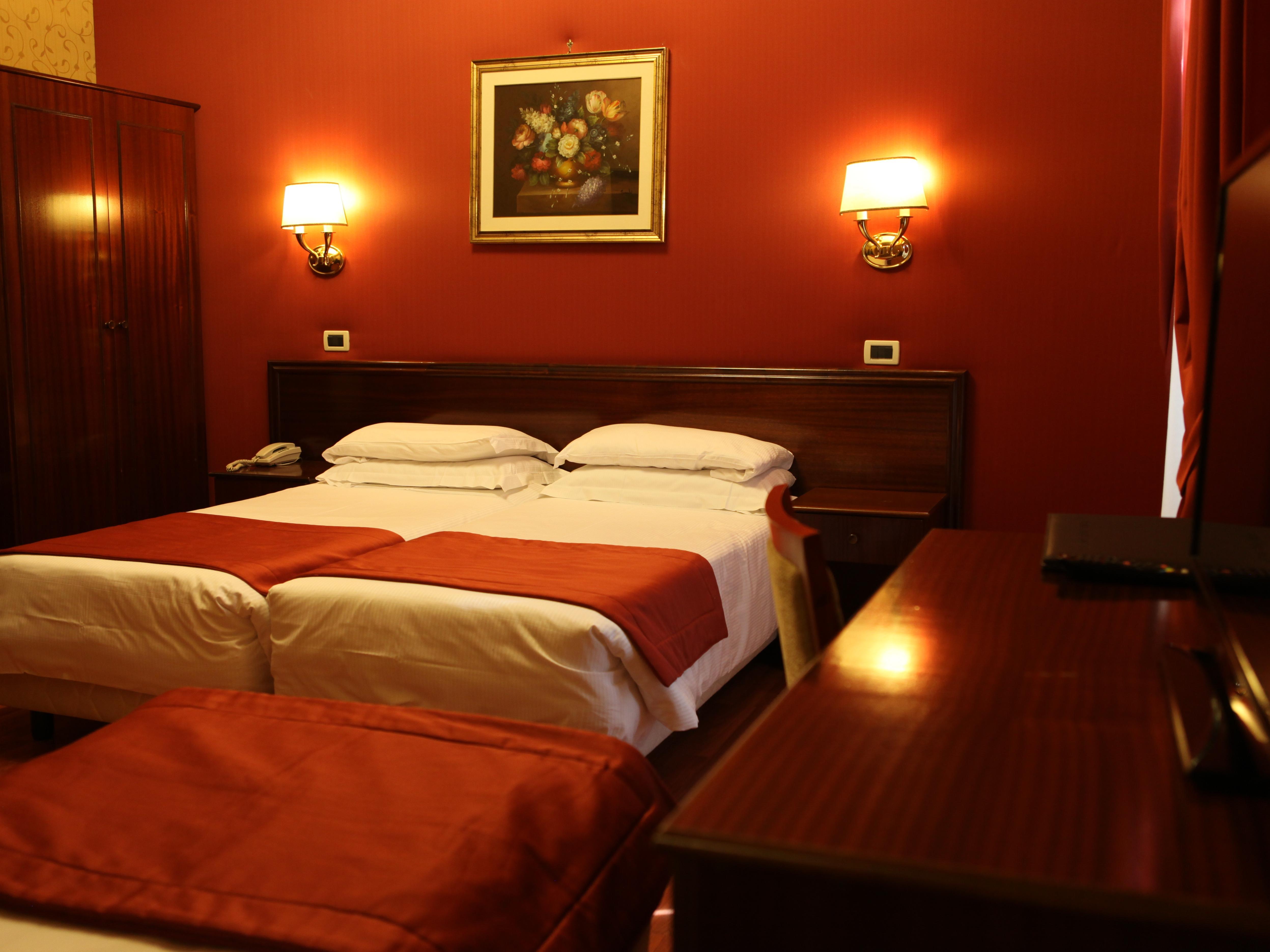 Hotel-Small
