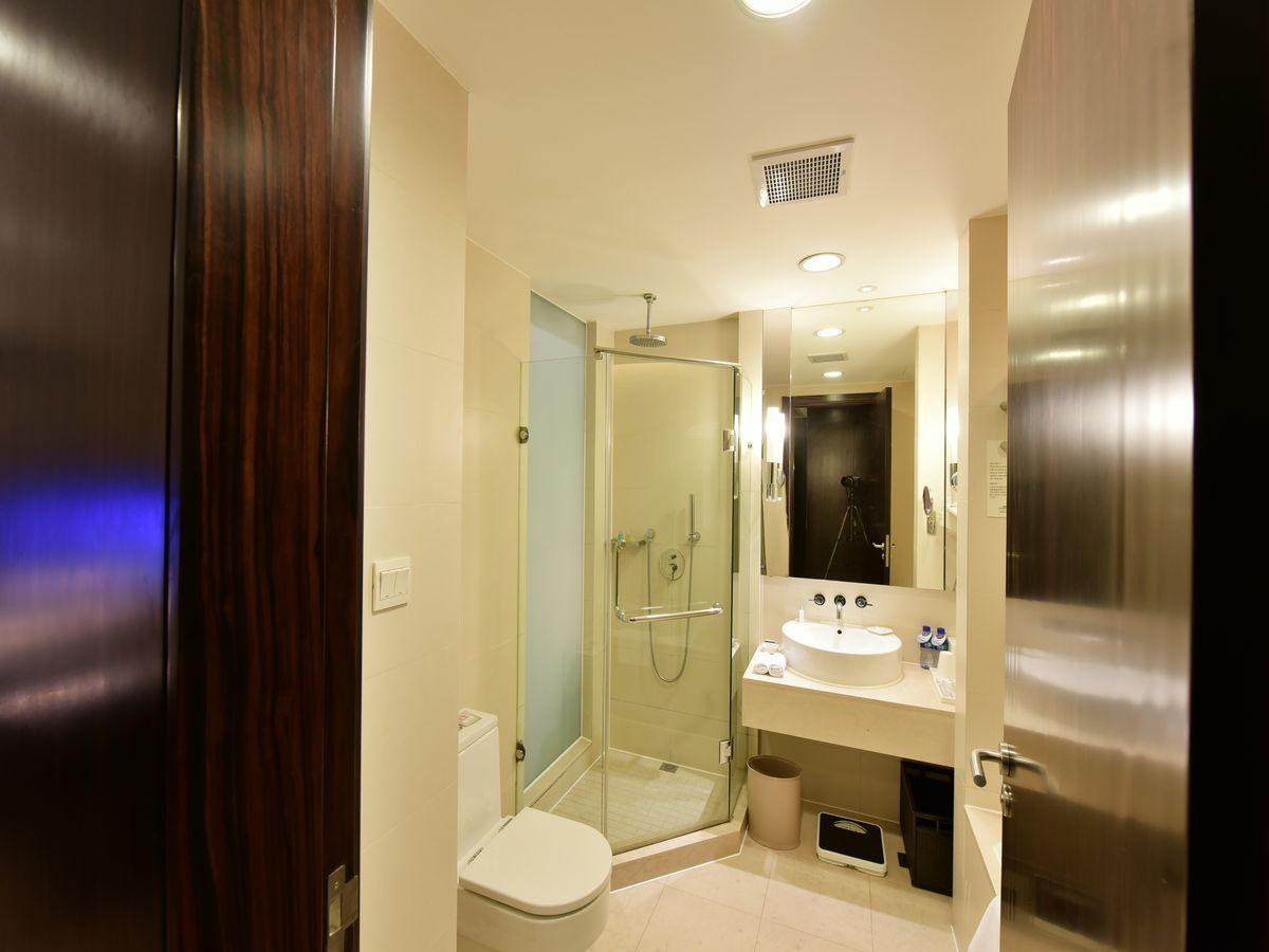 Business Suite - Free WiFi access