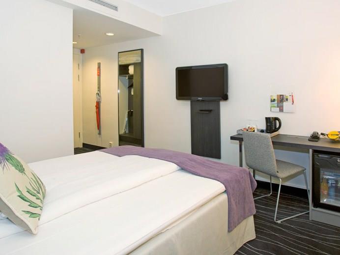 Standard Queen Room