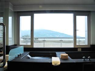 River View - Breakfast included