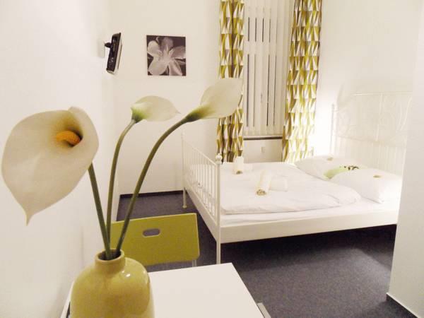 Double Room with Shared Bathroom - Free WiFi access