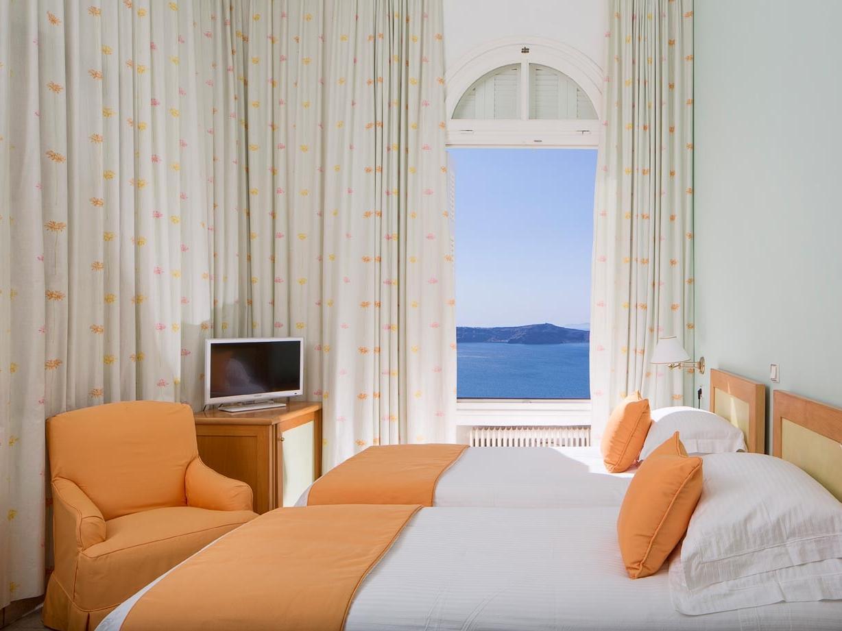 Hotel-Double/Balcony/Volcano-Ocean-Caldera