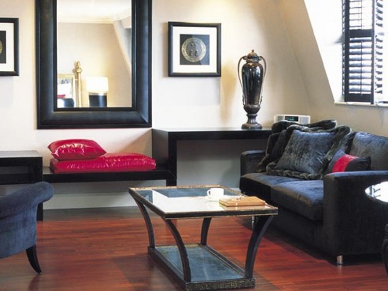 Family Room View Of The Square With Breakfast - Free WiFi access - Breakfast included