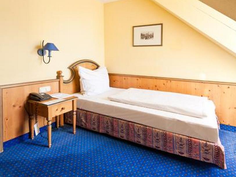 Single Room Goldel Leaf Promotion - Best price guarantee