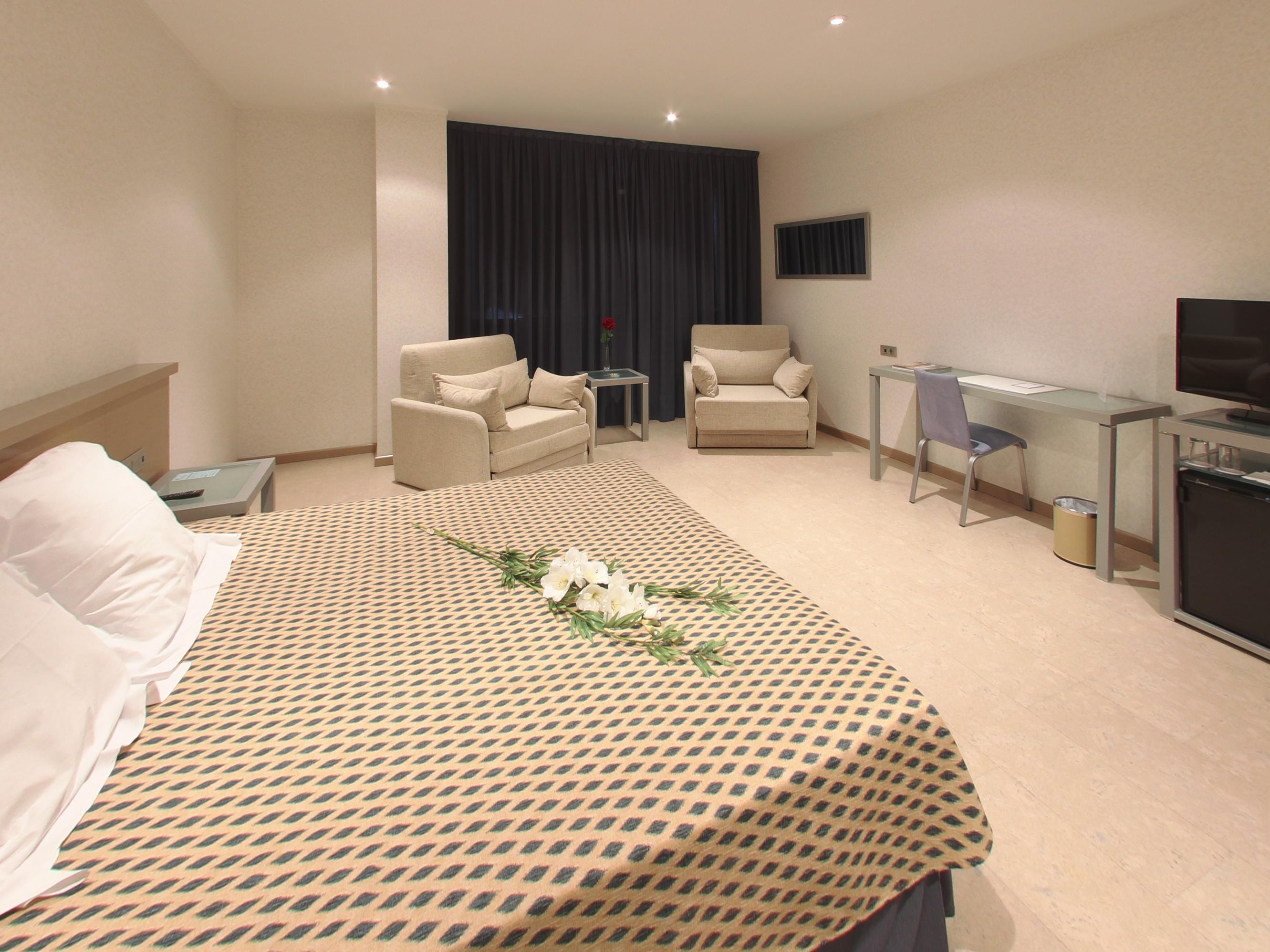 Hotel Mas Camarena Room Price Table.