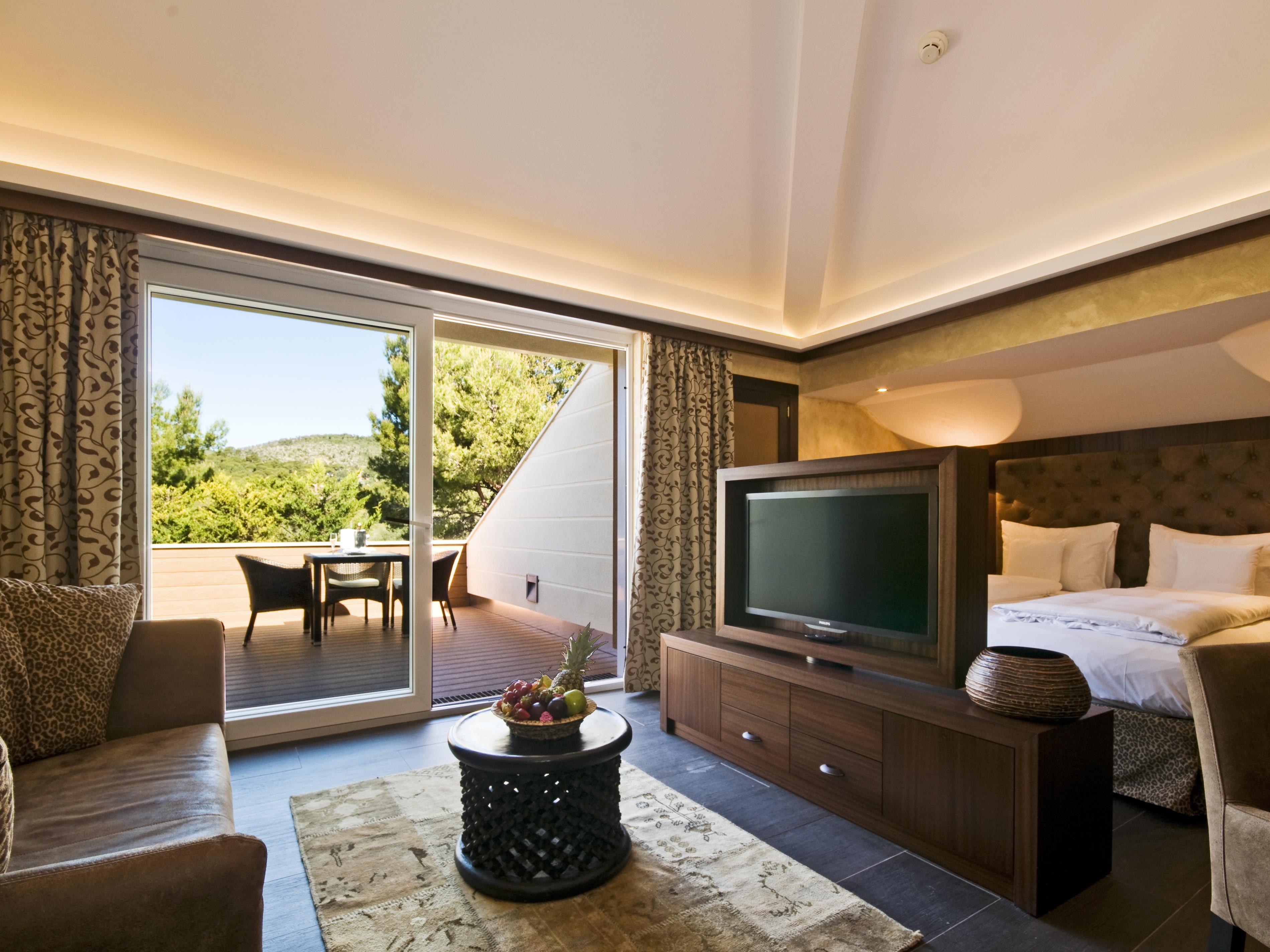 African Junior Suite (1 Adult) - Free WiFi access - Breakfast included