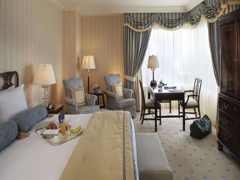 Ritz-Carlton,