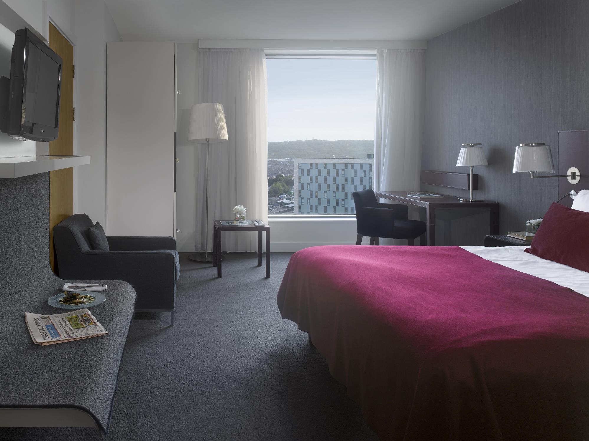 Business Class Room - Free WiFi access - Breakfast included