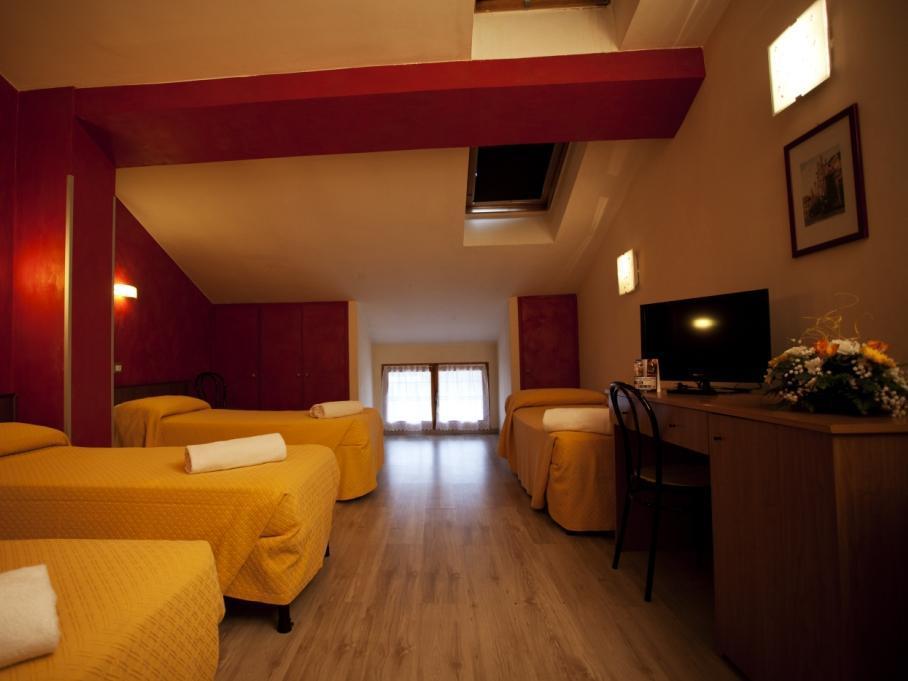 Quadruple Room - Free WiFi access - Breakfast included