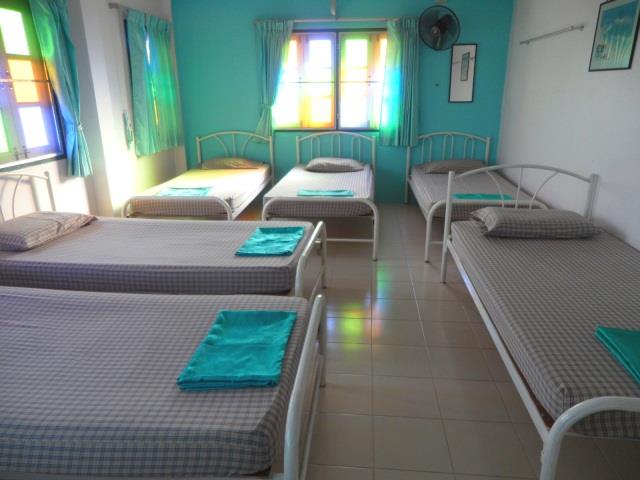 Dormitory with Fan, sharing 7 beds & Bathroom - Best price guarantee