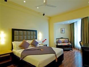 Superior Room City View Queen Bed Weekend Special - Breakfast included