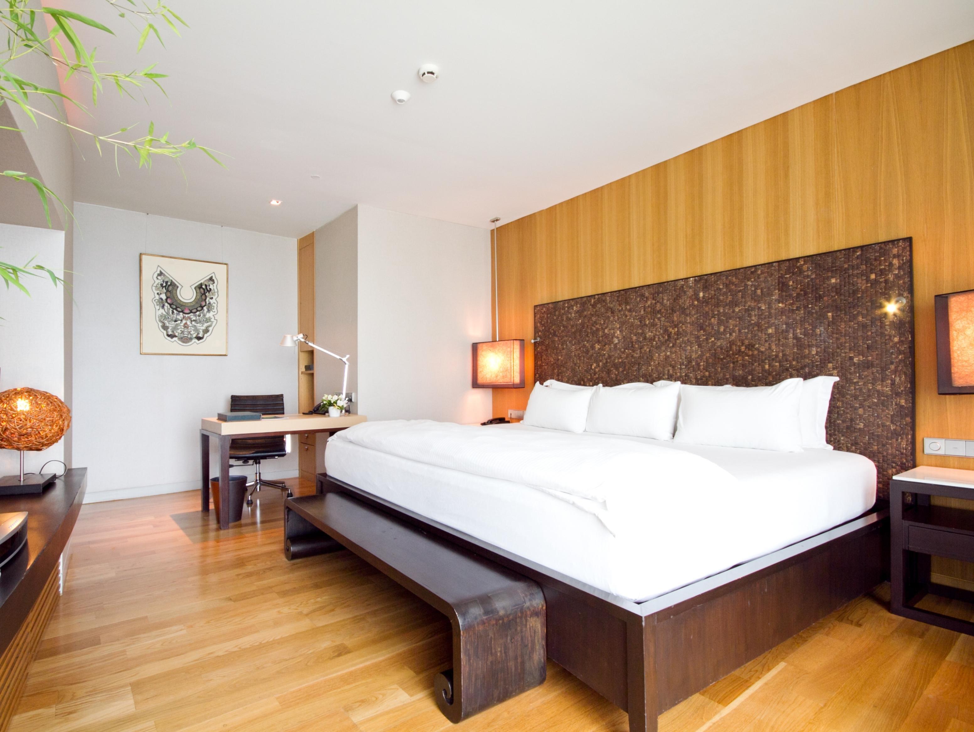 Hotel-The