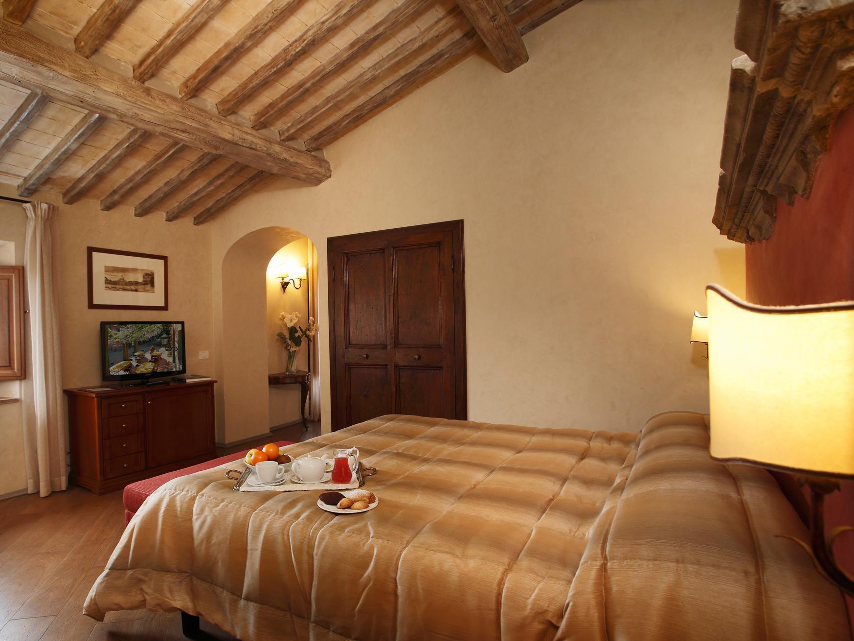 Suite (4 Adults) - Free WiFi access - Breakfast included