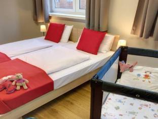 Small Single Room Non Refundable - Free WiFi access