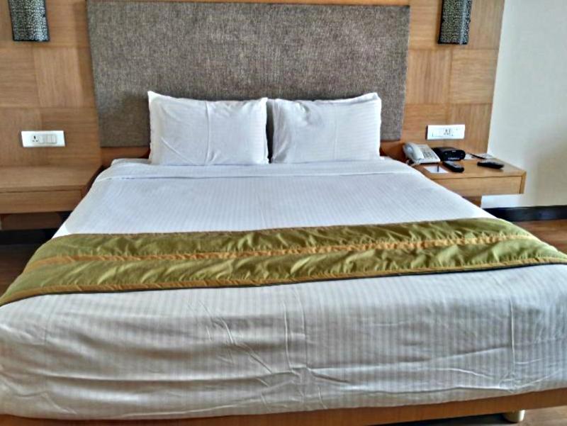 Green Park Hotel Chennai FAQ 2017, What facilities are there in Green Park Hotel Chennai 2017, What Languages Spoken are Supported in Green Park Hotel Chennai 2017, Which payment cards are accepted in Green Park Hotel Chennai , Chennai Green Park Hotel room facilities and services Q&A 2017, Chennai Green Park Hotel online booking services 2017, Chennai Green Park Hotel address 2017, Chennai Green Park Hotel telephone number 2017,Chennai Green Park Hotel map 2017, Chennai Green Park Hotel traffic guide 2017, how to go Chennai Green Park Hotel, Chennai Green Park Hotel booking online 2017, Chennai Green Park Hotel room types 2017.