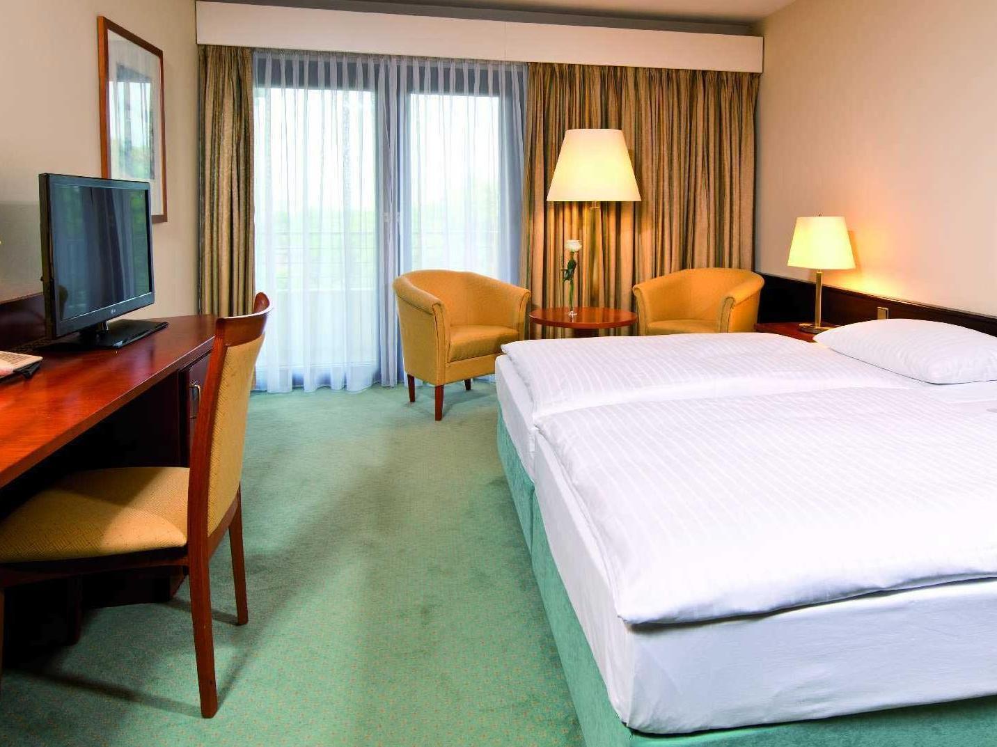 Maritim Konferenz Hotel Germany
 FAQ 2016, What facilities are there in Maritim Konferenz Hotel Germany
 2016, What Languages Spoken are Supported in Maritim Konferenz Hotel Germany
 2016, Which payment cards are accepted in Maritim Konferenz Hotel Germany
 , Germany
 Maritim Konferenz Hotel room facilities and services Q&A 2016, Germany
 Maritim Konferenz Hotel online booking services 2016, Germany
 Maritim Konferenz Hotel address 2016, Germany
 Maritim Konferenz Hotel telephone number 2016,Germany
 Maritim Konferenz Hotel map 2016, Germany
 Maritim Konferenz Hotel traffic guide 2016, how to go Germany
 Maritim Konferenz Hotel, Germany
 Maritim Konferenz Hotel booking online 2016, Germany
 Maritim Konferenz Hotel room types 2016.