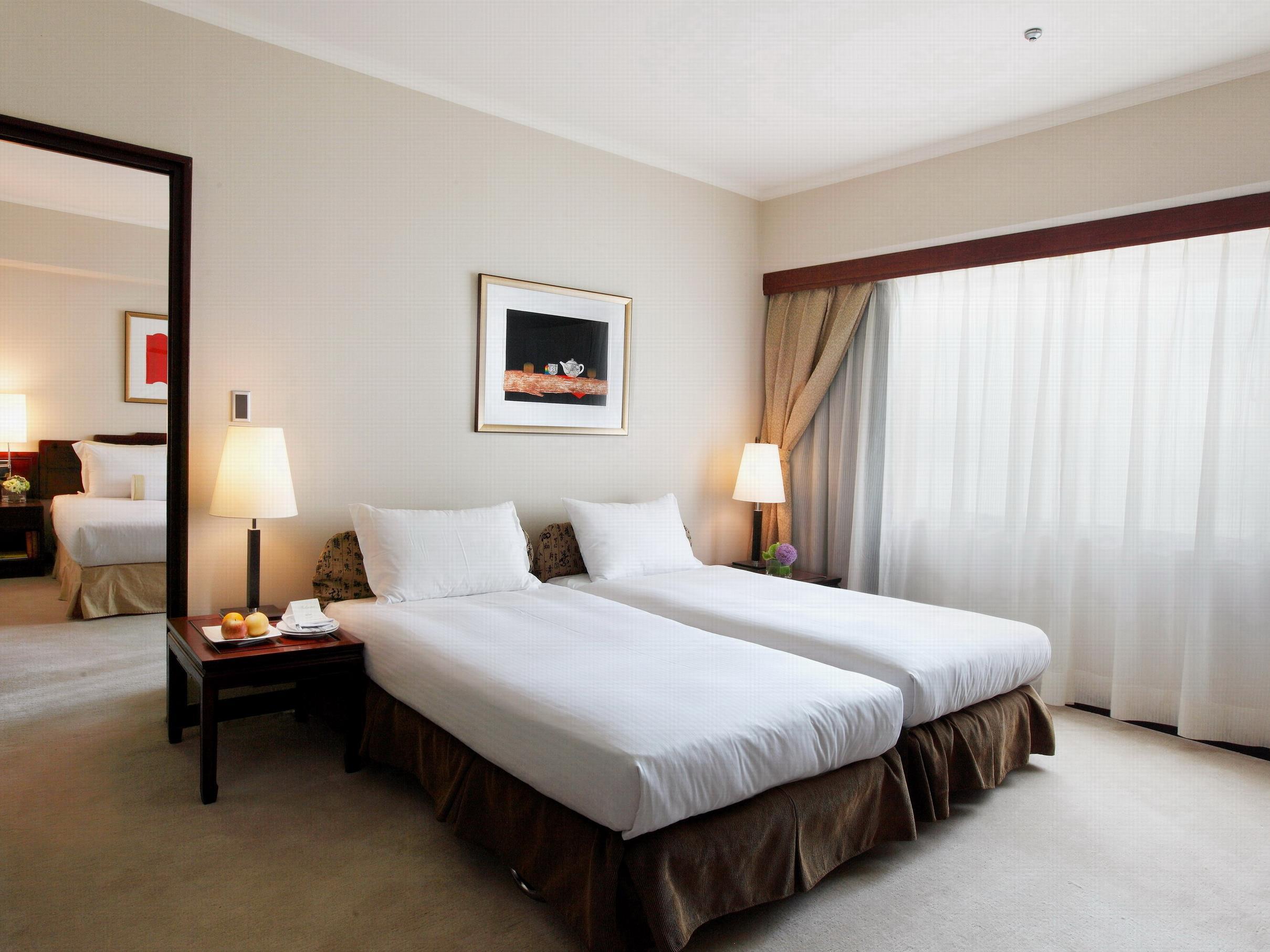 Family Room - Free WiFi access - Breakfast included