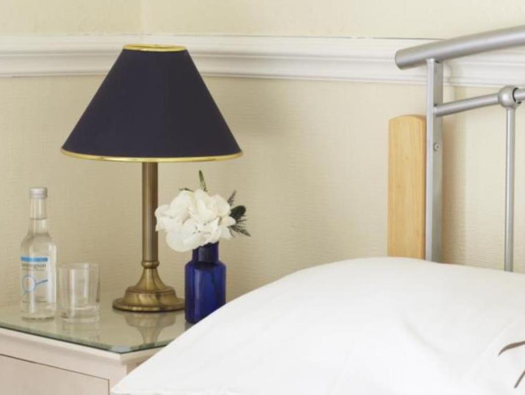 Single Room - Best price guarantee