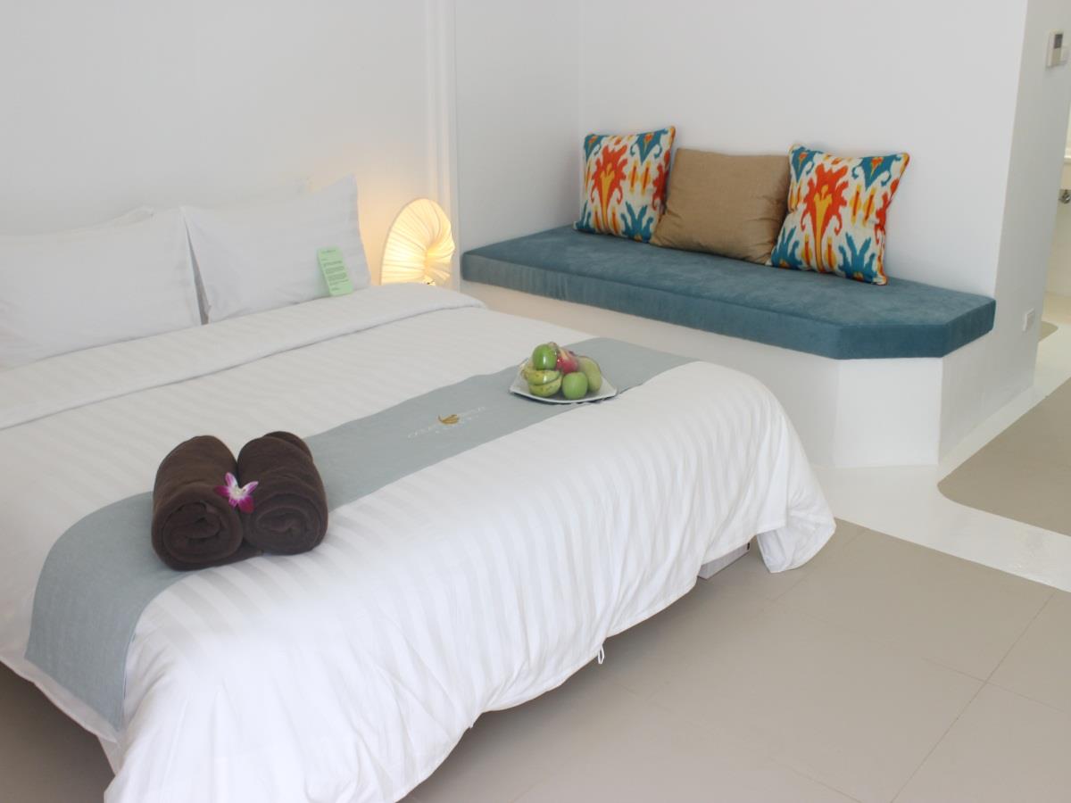 Deluxe with Breakfast - Breakfast included