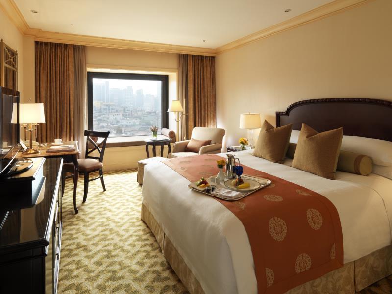 Ritz-Carlton,