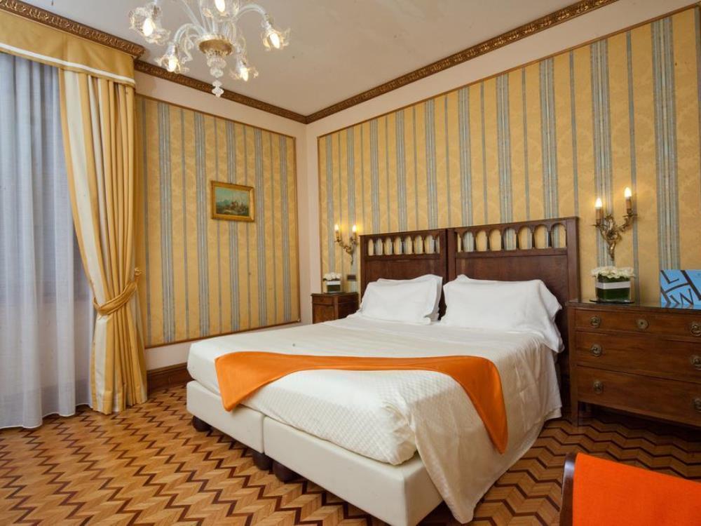 Hotel-Junior