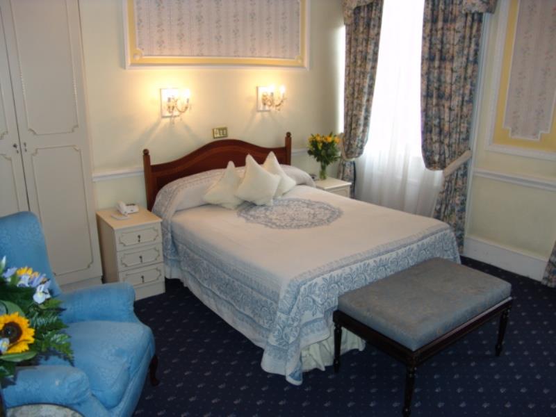 Hotel-Triple