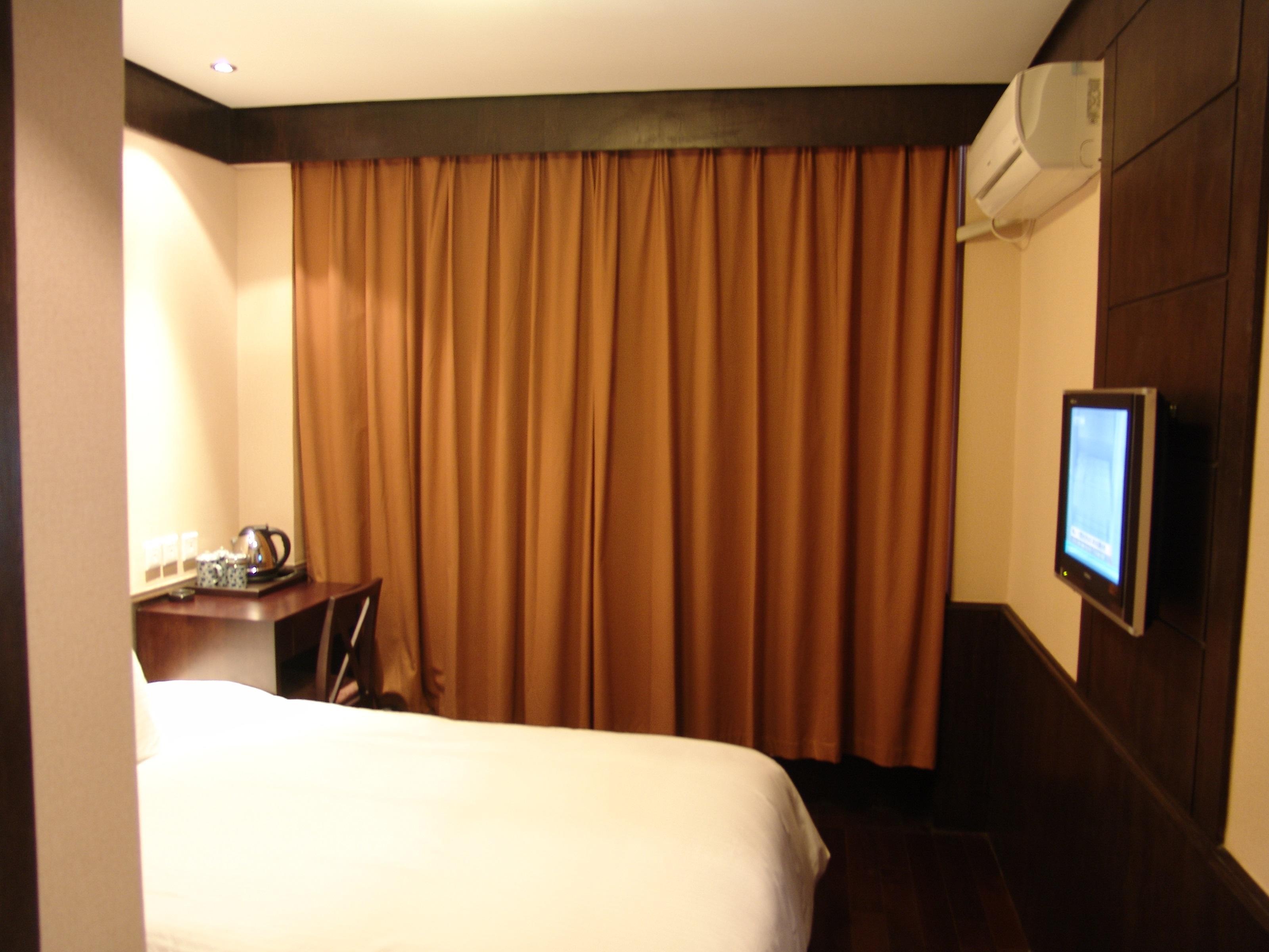 Baolong Homelike-Henglong Branch Hotel Shanghai FAQ 2016, What facilities are there in Baolong Homelike-Henglong Branch Hotel Shanghai 2016, What Languages Spoken are Supported in Baolong Homelike-Henglong Branch Hotel Shanghai 2016, Which payment cards are accepted in Baolong Homelike-Henglong Branch Hotel Shanghai , Shanghai Baolong Homelike-Henglong Branch Hotel room facilities and services Q&A 2016, Shanghai Baolong Homelike-Henglong Branch Hotel online booking services 2016, Shanghai Baolong Homelike-Henglong Branch Hotel address 2016, Shanghai Baolong Homelike-Henglong Branch Hotel telephone number 2016,Shanghai Baolong Homelike-Henglong Branch Hotel map 2016, Shanghai Baolong Homelike-Henglong Branch Hotel traffic guide 2016, how to go Shanghai Baolong Homelike-Henglong Branch Hotel, Shanghai Baolong Homelike-Henglong Branch Hotel booking online 2016, Shanghai Baolong Homelike-Henglong Branch Hotel room types 2016.