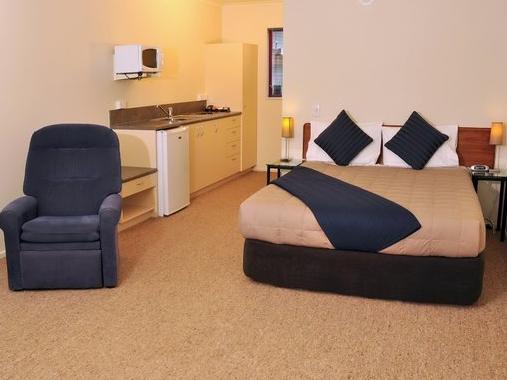 Lodge-1