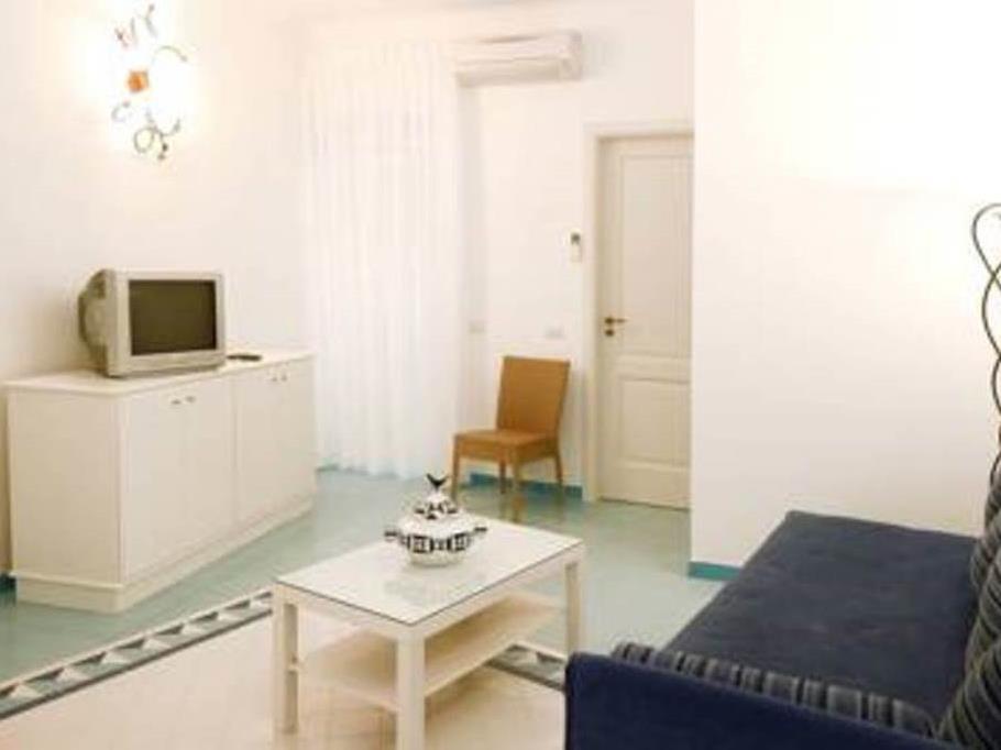 Aurora-1-Bedroom