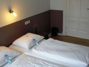 Grand Hostel Berlin Germany
 FAQ 2016, What facilities are there in Grand Hostel Berlin Germany
 2016, What Languages Spoken are Supported in Grand Hostel Berlin Germany
 2016, Which payment cards are accepted in Grand Hostel Berlin Germany
 , Germany
 Grand Hostel Berlin room facilities and services Q&A 2016, Germany
 Grand Hostel Berlin online booking services 2016, Germany
 Grand Hostel Berlin address 2016, Germany
 Grand Hostel Berlin telephone number 2016,Germany
 Grand Hostel Berlin map 2016, Germany
 Grand Hostel Berlin traffic guide 2016, how to go Germany
 Grand Hostel Berlin, Germany
 Grand Hostel Berlin booking online 2016, Germany
 Grand Hostel Berlin room types 2016.
