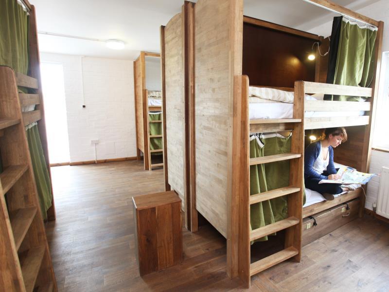 14-Bed Female Dormitory  - Free WiFi access - Breakfast included