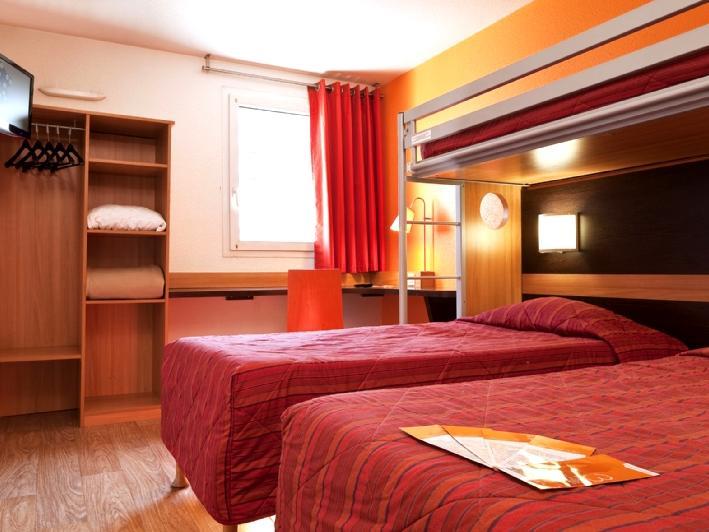 Triple Room - 3 single beds - Best price guarantee