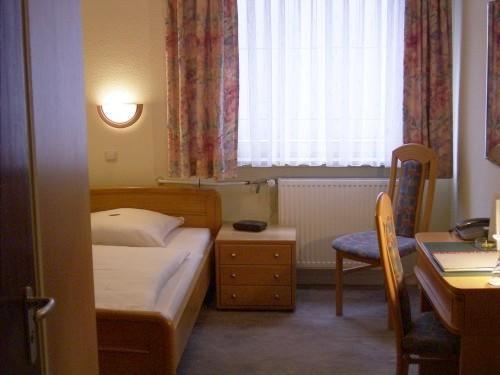 Hotel-Early