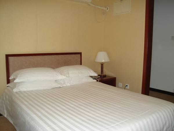 Standard Day Room(9 am to 6 pm) - Best price guarantee