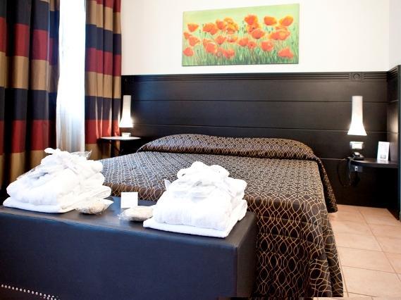 Double Single Use with Spa Access - Best price guarantee