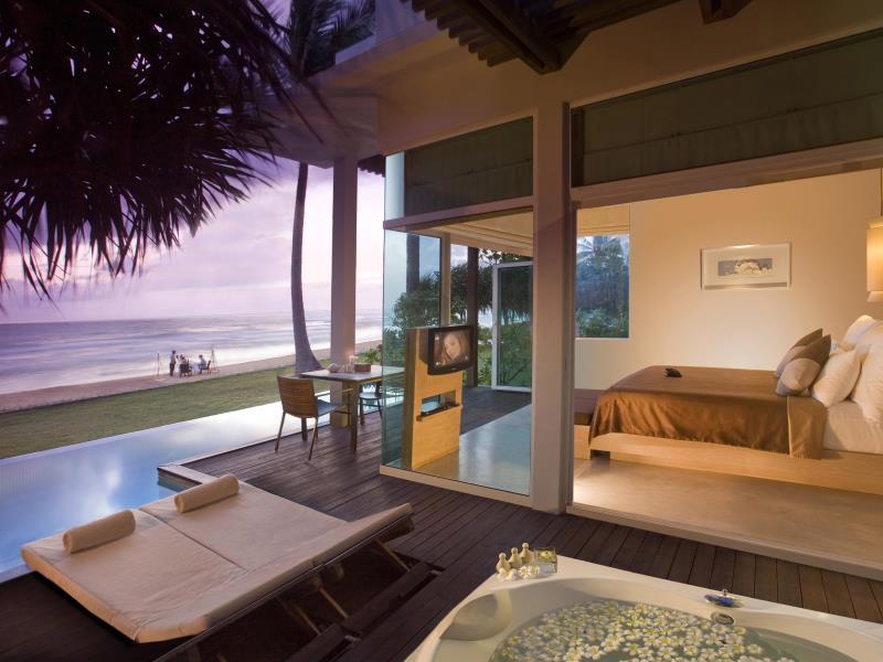 Pool Suite - Free WiFi access - Breakfast included