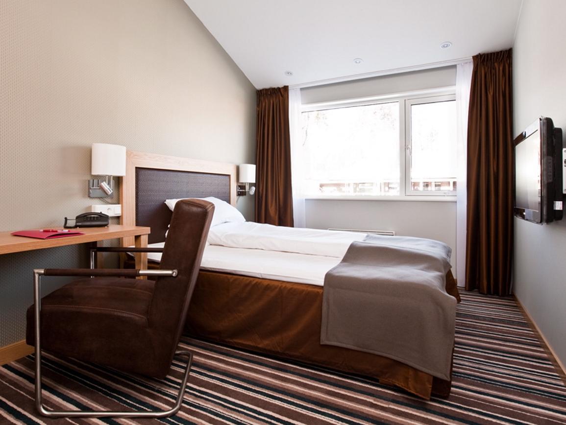 Standard Queen Room
