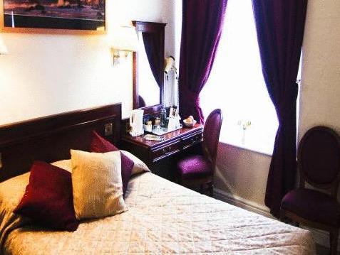Double Room - Breakfast included