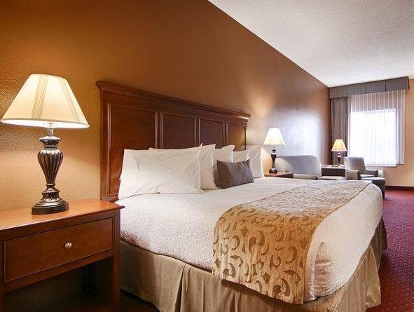 1 King Bed
